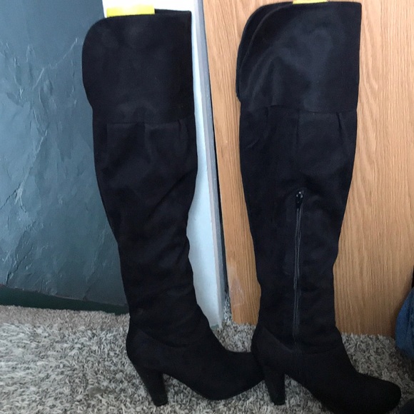 Boots - Picture 4 of 7